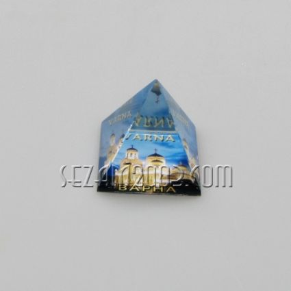 PYRAMID glass