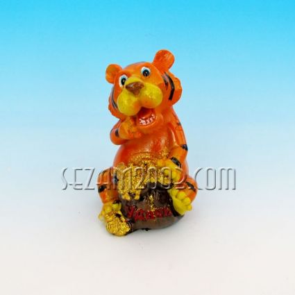 Figures of people and animals made of polyresin