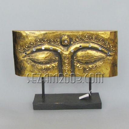 BUDA\'s eyes - a wooden tabletop figure