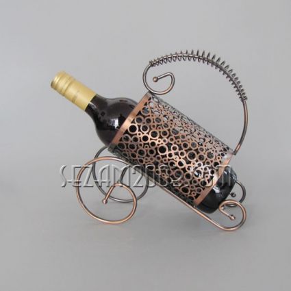 Metal wine bottle holder