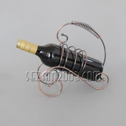 Metal wine bottle holder