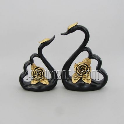 Black and gold resin swans (set of 2)