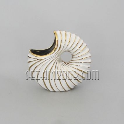 Round ceramic vase with white and gold-plated stripes