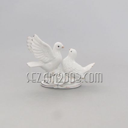 Pair of doves – white porcelain and gold figurine